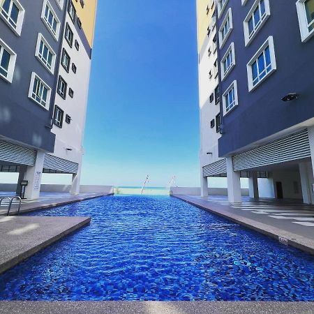 Ureshii Homestay Ladang Tanjung Kuala Terengganu With Pool エクステリア 写真