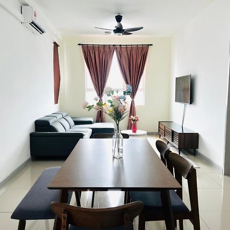 Ureshii Homestay Ladang Tanjung Kuala Terengganu With Pool エクステリア 写真