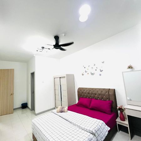 Ureshii Homestay Ladang Tanjung Kuala Terengganu With Pool エクステリア 写真