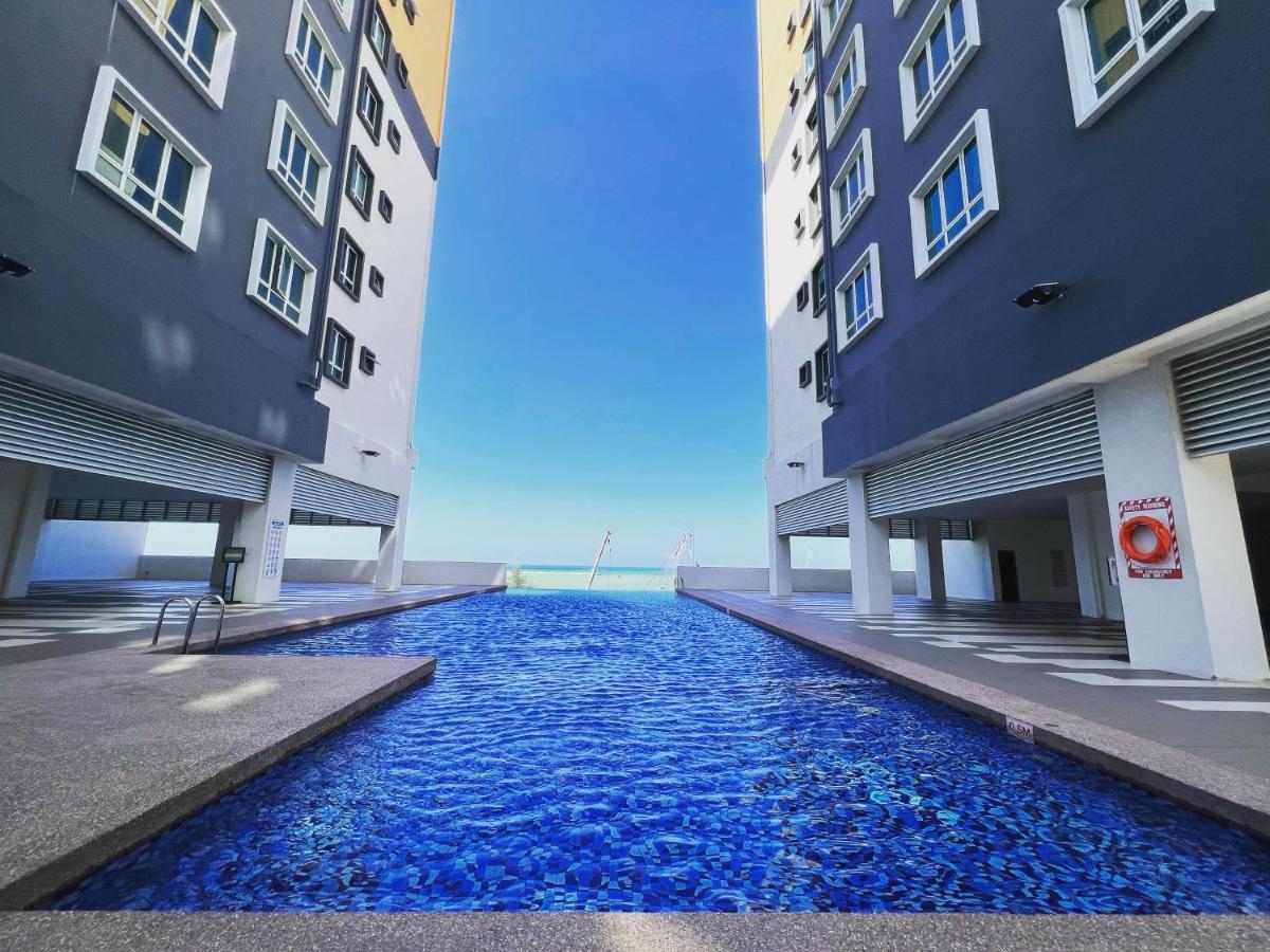 Ureshii Homestay Ladang Tanjung Kuala Terengganu With Pool エクステリア 写真