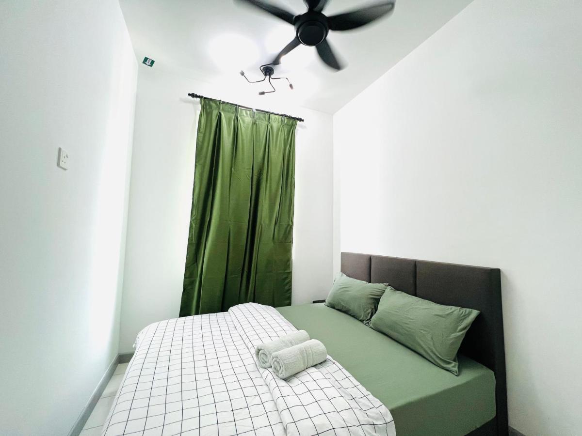 Ureshii Homestay Ladang Tanjung Kuala Terengganu With Pool エクステリア 写真