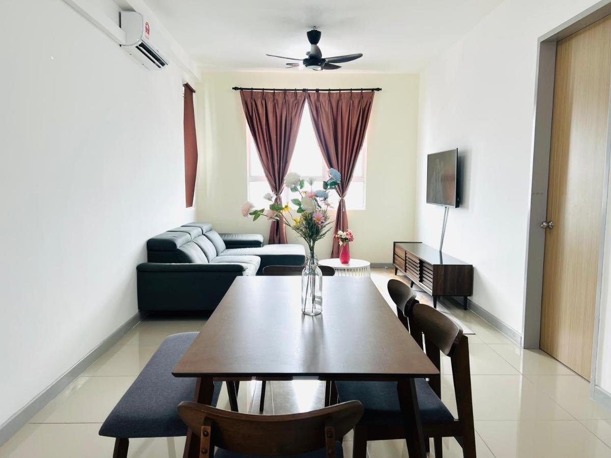Ureshii Homestay Ladang Tanjung Kuala Terengganu With Pool エクステリア 写真